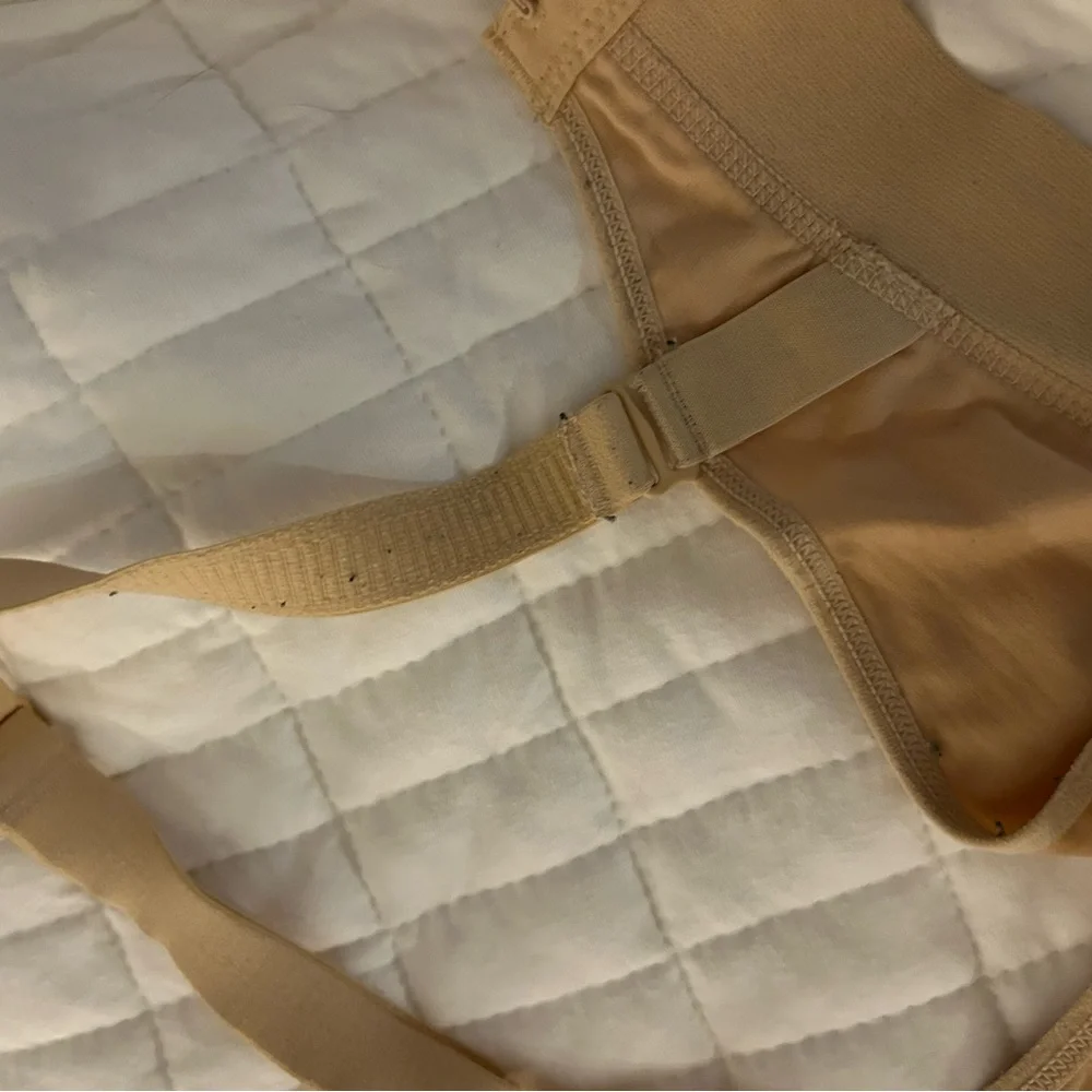 Momcozy Nursing Bra - Picture 8 of 9